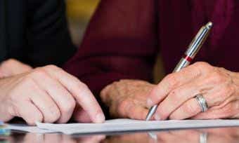 How does a testamentary trust work