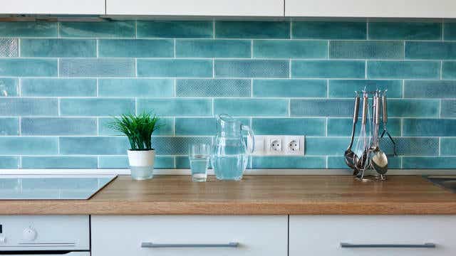 Kitchen Splashback Cost: Glass, Tile, Acrylic & More | Canstar